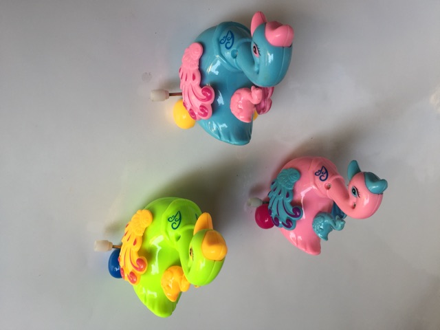 Thiên nga nhỏ chạy cót đáng yêu