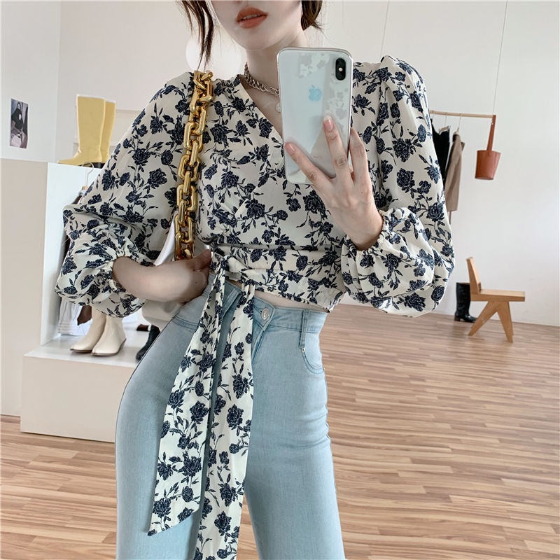 Áo kiểu COZOKC tay dài cổ chữ V họa tiết hoa phong cách cổ điển Hong Kong