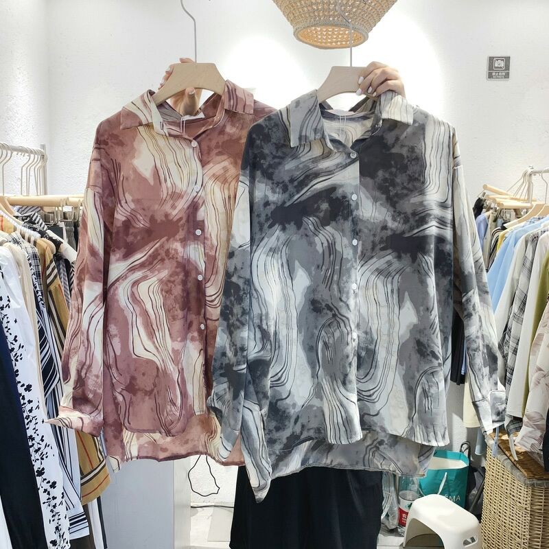 Áo sơ mi họa tiết loang vân mới hót trend