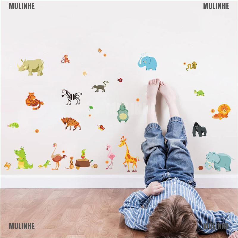 Decal Dán Tường Hình Khỉ Con Ngộ Nghĩnh