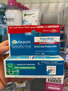 Bút chấm mụn Garnier Đức