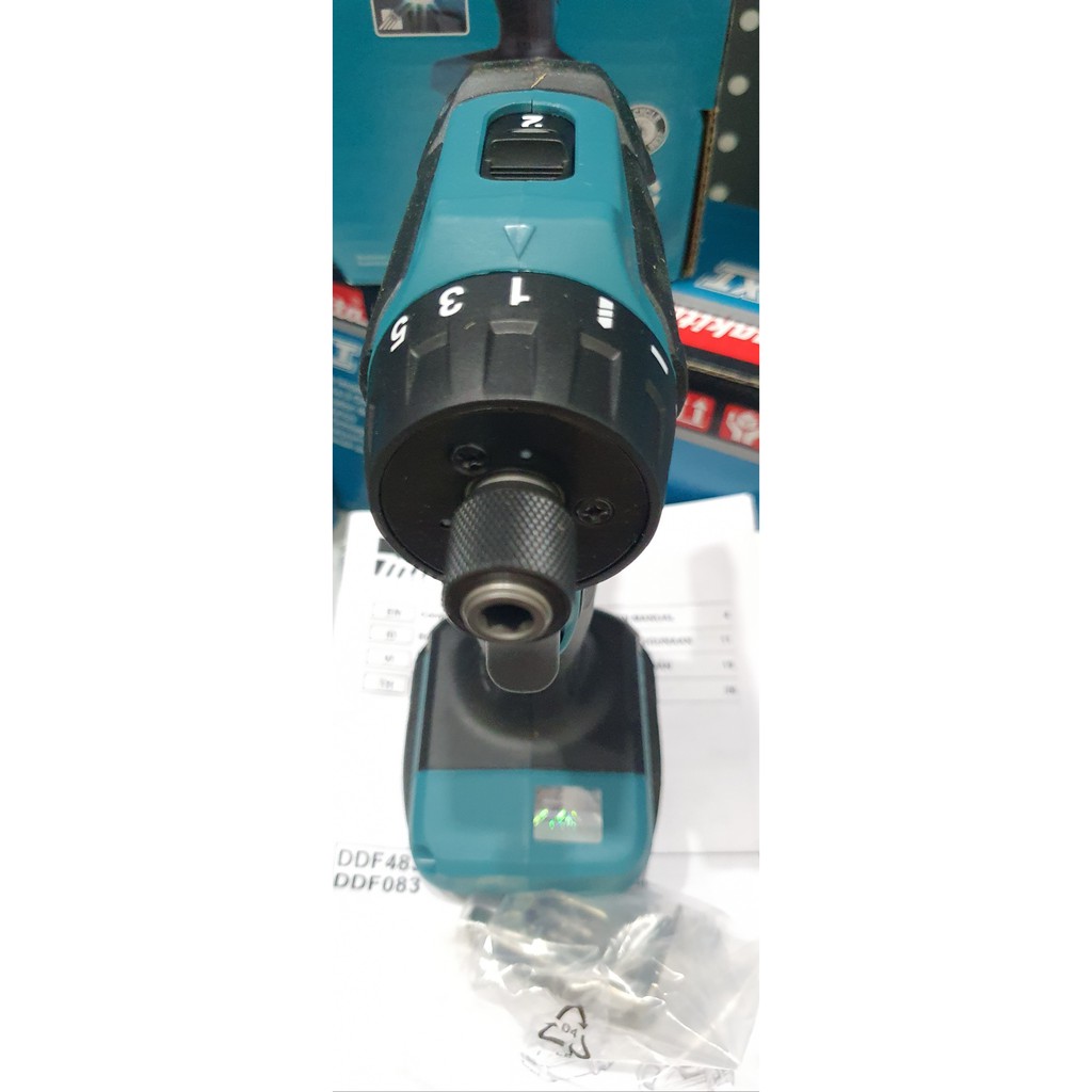 Máy khoan và vặn Vít 18v Makita DDF083Z.