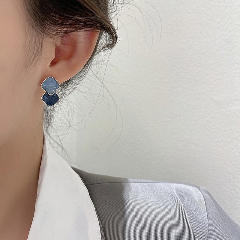 Khuyên tai hình vuông màu xanh dương phong cách Pháp mùa thu đông cho nữ