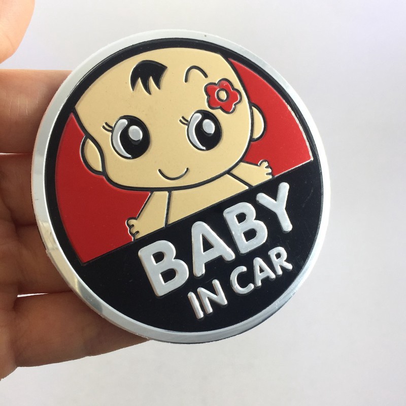 Logo dập nổi in chữ baby in car bằng nhôm xinh xắn