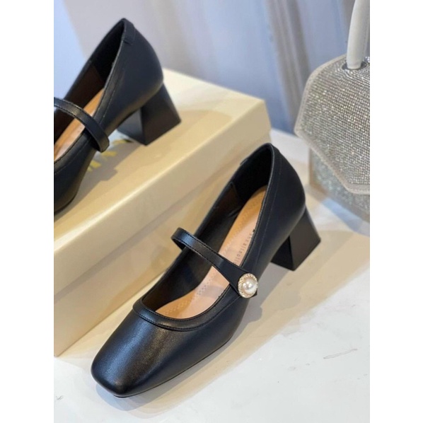 Giày gót vuông