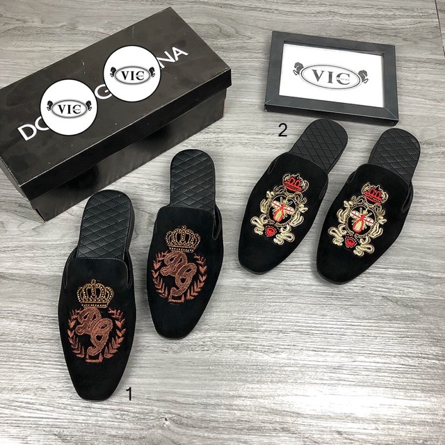 Giày Sục Nam thêu ong đỏ cá tính kiểu dáng Hà quốc | BigBuy360 - bigbuy360.vn