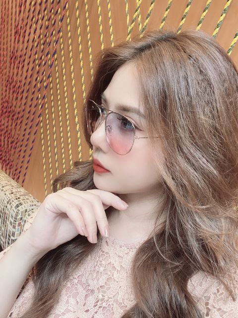 Kính Sinsay xước nhẹ giảm còn 100k ,hàng chuẩn auth, có mail mua hàng chính hãng
