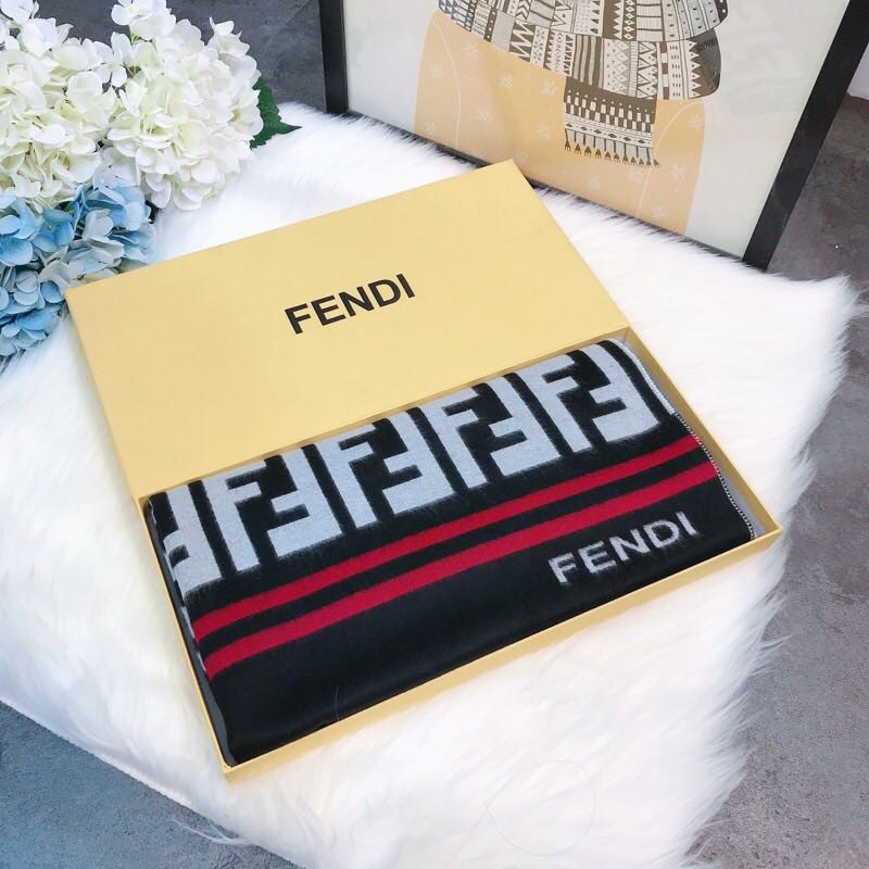 Áo Choàng Len Dáng Rộng In Logo Fendi Thời Trang 2018 Cho Cặp Đôi