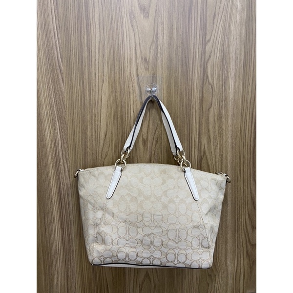 Túi si hiệu Coach