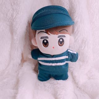 Outfit cho doll 20cm. Đồ thể thao màu xanh rêu cực để thương.