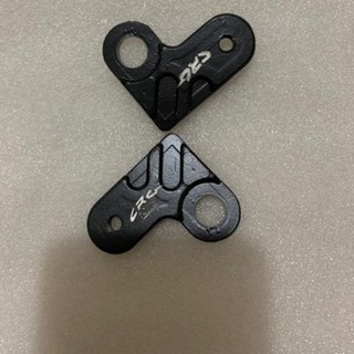 Pát l4 gắn chân gương