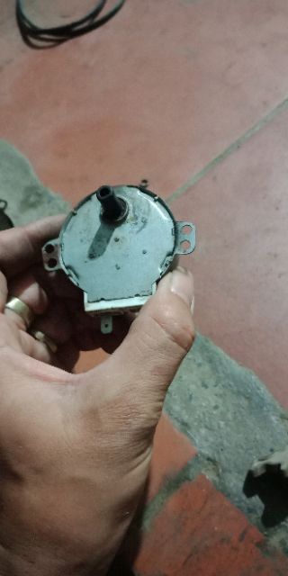 Mô tơ giảm tốc 220v tút năng điện.lò vi sóng
