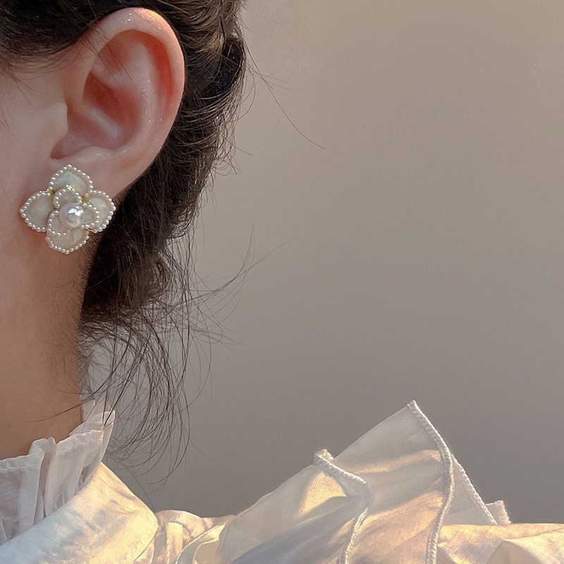 Khuyên Tai Hình Hoa Trà Đính Ngọc Trai Thời Trang Thanh Lịch Cho Nữ