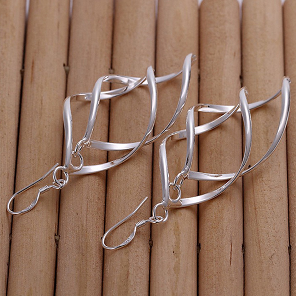 Khuyên tai dáng dài tạo hình độc đáo quyến rũ cho nữ