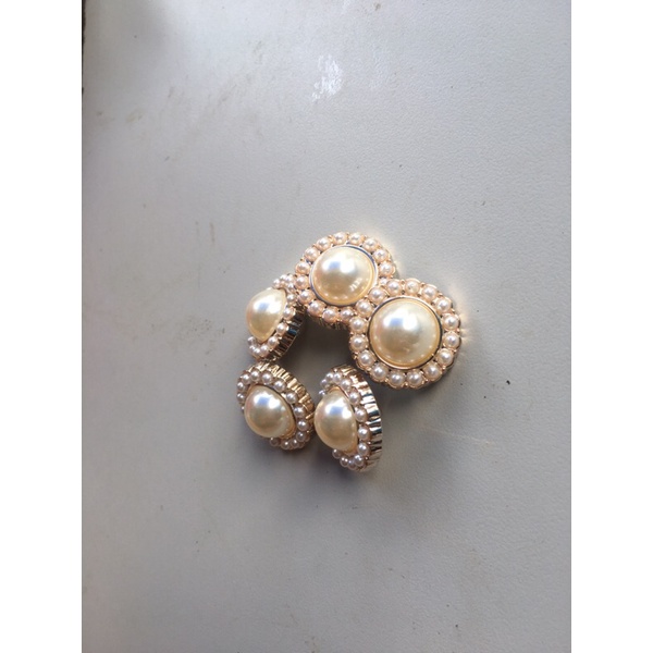 Nút ngọc đường kính 1.8CM đơm kết trang trí trên áo váy...