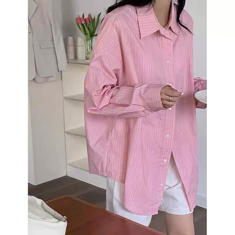 Set áo sơ mi xanh và hồng sọc tay cánh dơi oversize kèm quần short lưng thun sau freesize Pumi