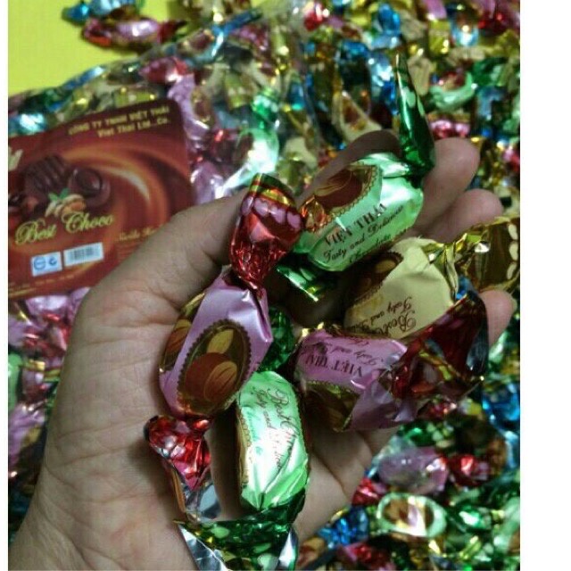 Kẹo Sôcôla hạnh nhân Việt Thái