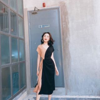 Đầm xoắn eo