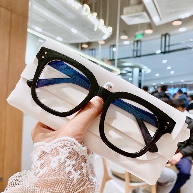 Kính Chữ V Giả Cận Gọng Đen Cho Nữ - GOOD DEAL