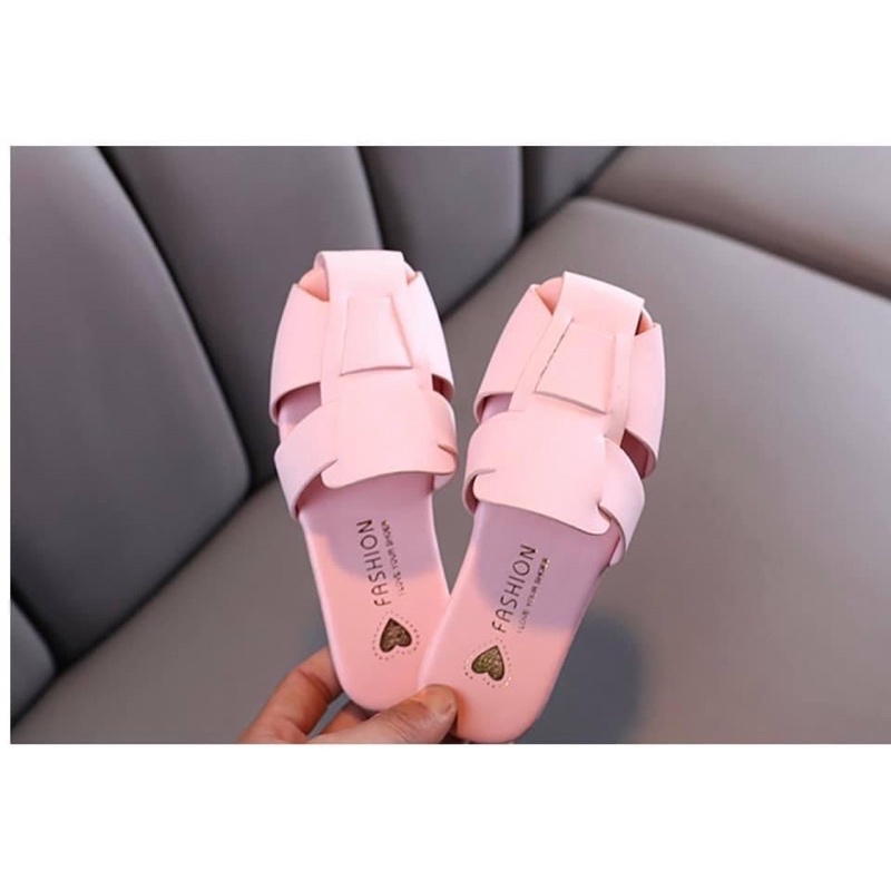 Dép sục bé gái mã D2