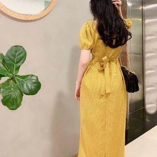 Đầm caro cổ vuông cột nơ