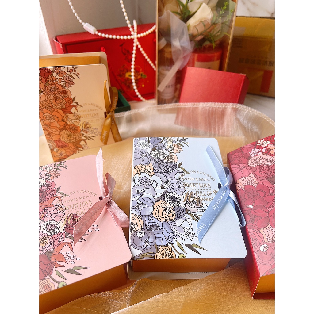 Hộp Đựng Quà Tặng thắt nơ họa tiết nổi dập ánh kim có thắt nơ kích thước 13x9x4,5cm