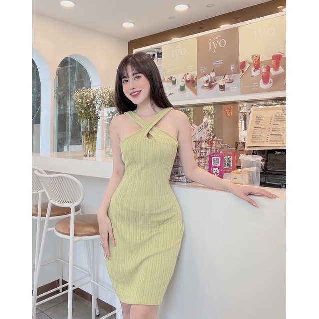ĐẦM BODY LEN GÂN CỔ YẾM