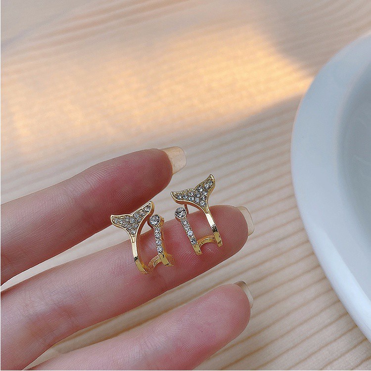 Bông Tai Đuôi Cá Đính Kim Cương Giả Phong Cách Hàn Quốc Cho Nữ