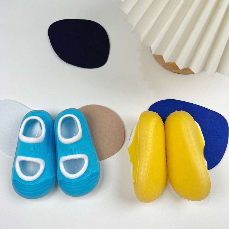Giày Silicon Đế Mềm Chống Trượt Thời Trang Cho Bé Sơ Sinh