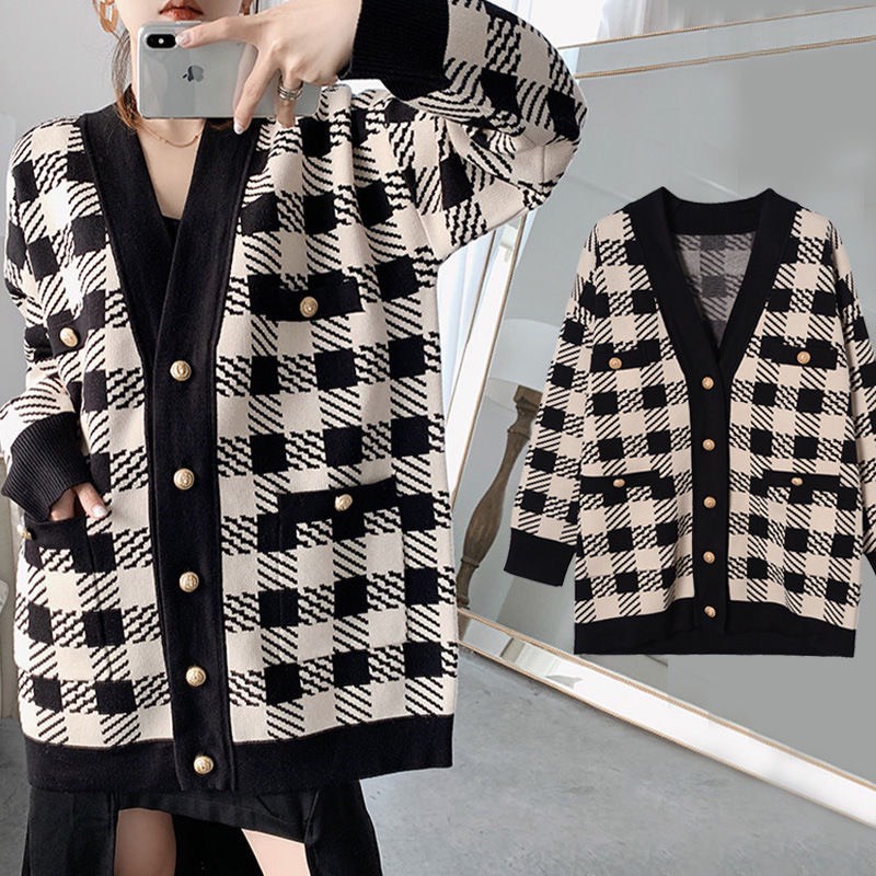 Áo cardigan kẻ caro đen trắng dáng dài trùm mông cực sang chảnh