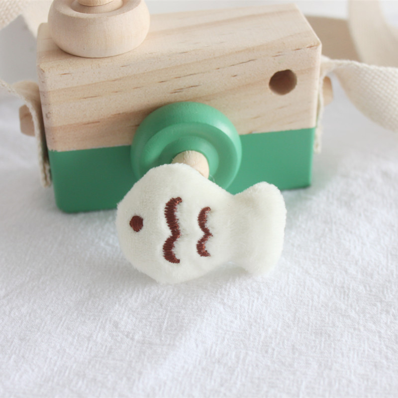 Ghim cài áo nhồi bông hình mèo và cá dễ thương