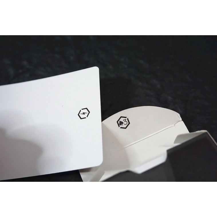 Bộ bài ảo thuật USA: Yuci Black Roses Playing Cards   - bài Mỹ - bài Tây