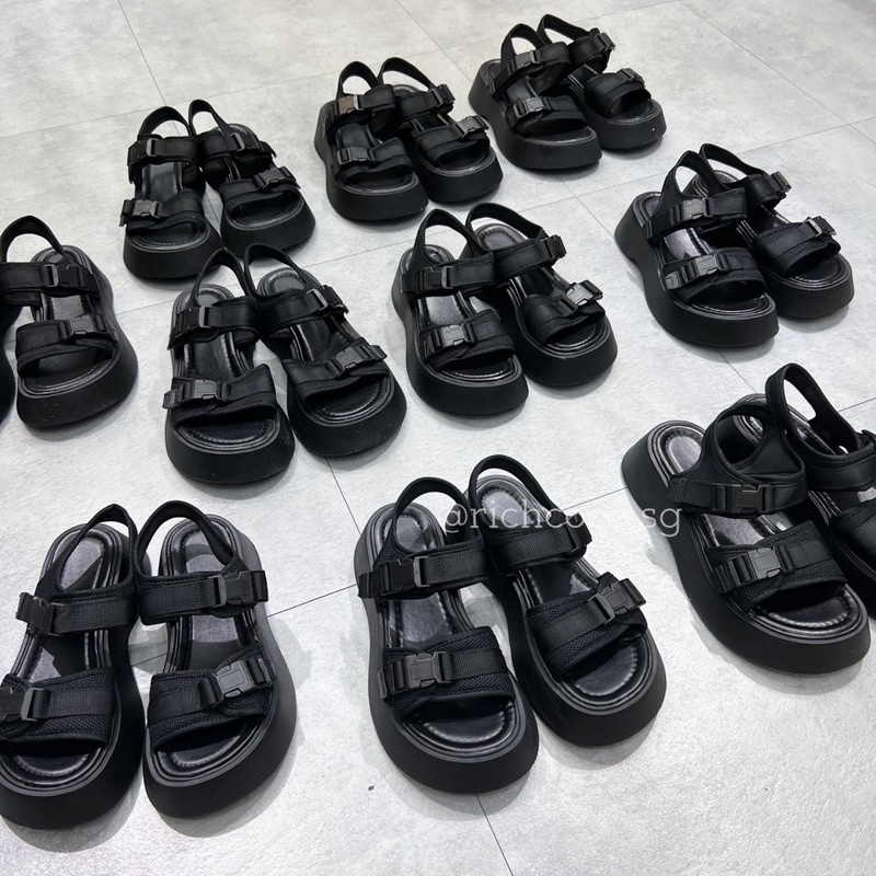 SANDAL bánh mì khóa nhựa ĐEN