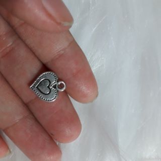 Charm treo hinh trai tim 20 cai