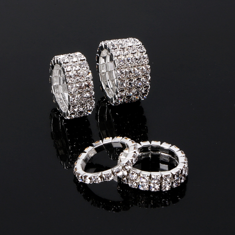 Nhẫn Đính Hôn Đính Đá Pha Lê