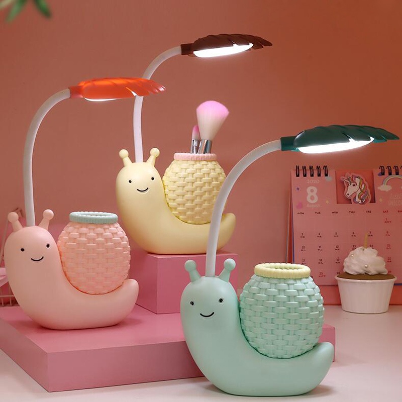 Đèn để bàn hình ốc sên gấp gọn được có hộp đựng bút sáng tạo