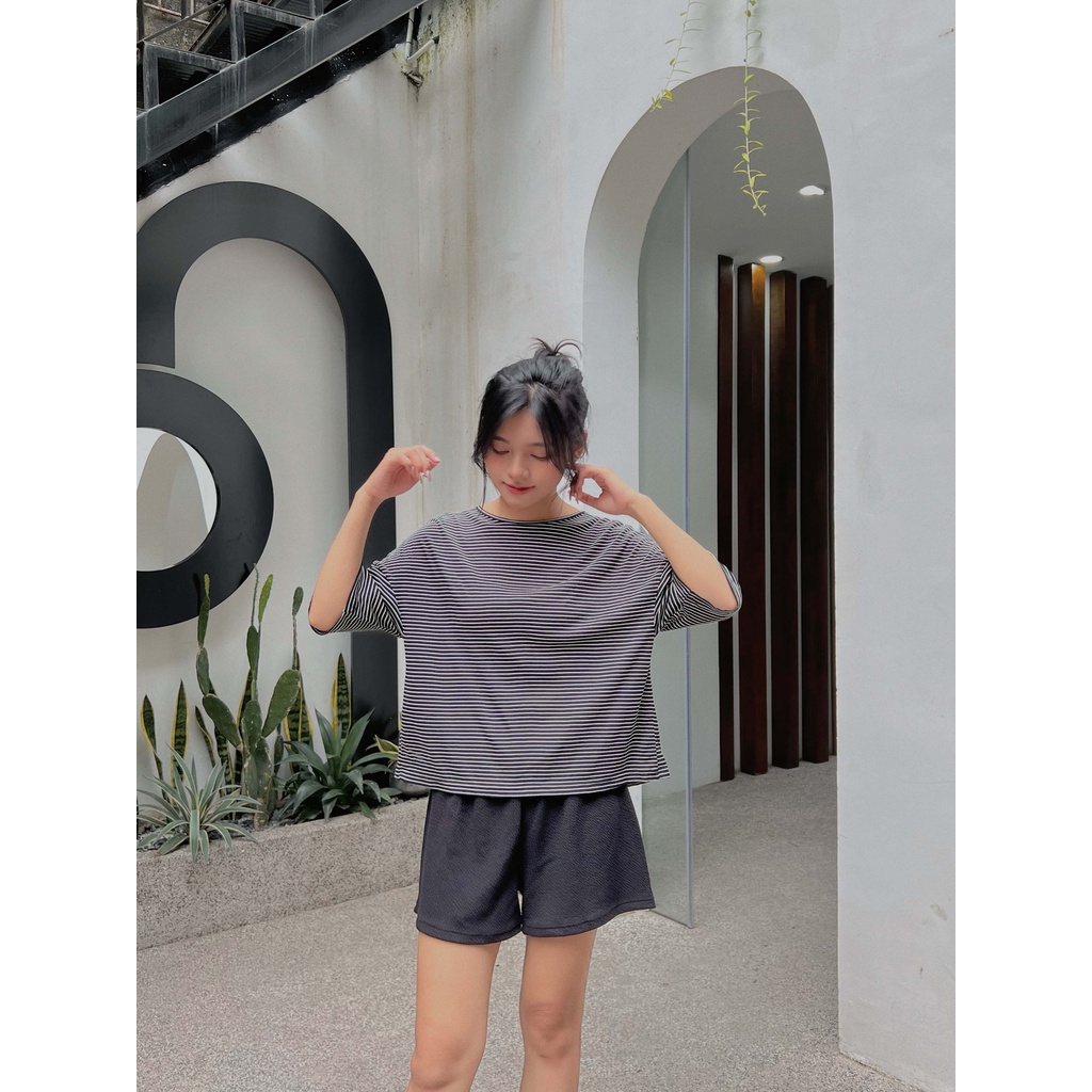 Áo thun sọc form rộng oversize xẻ thắt nơ sau tay lửng thời trang GAGO sọc đen GA4103