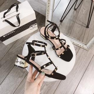 Sandal viền đinh gót mạ