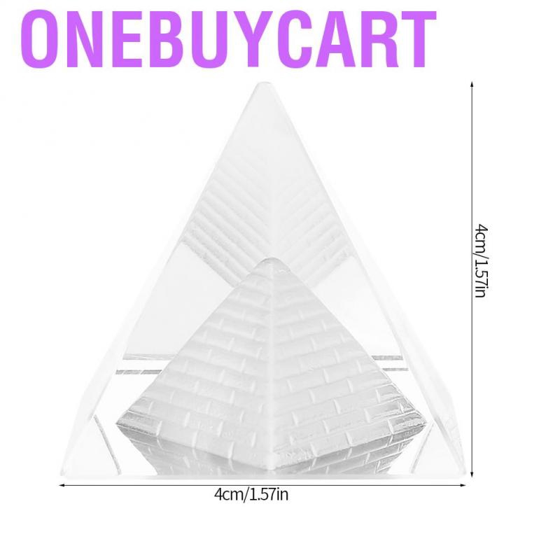 Đồ trang trí thiết kế hình kim tự tháp bằng thủy tinh độc đáo
