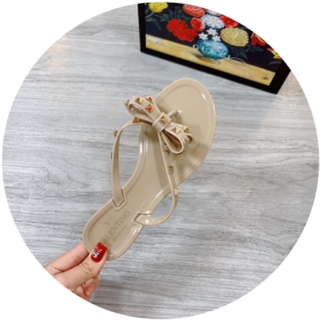 <3 Sale Hot | Trợ Giá | Dép kẹp valentino nơ tán đinh fullbox . . Tháng 7 👡 . ! . * . HOT : ₛ 1212 \