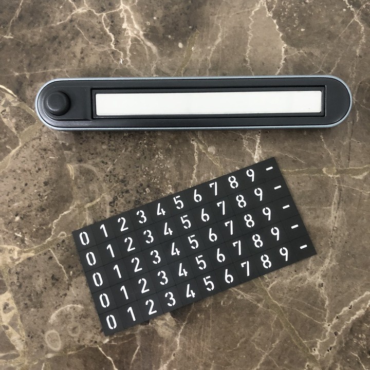 Bảng số điện thoại gắn taplo ô tô phản quang cao cấp DK-GD321 tích hợp cho 2 số điện thoại khác nhau