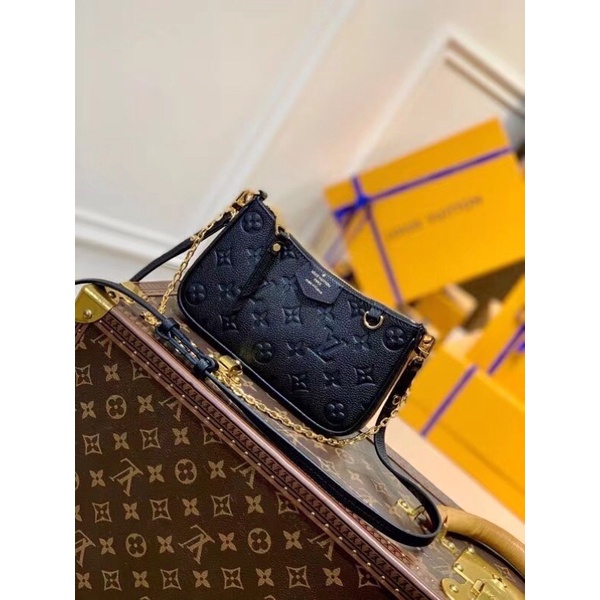 Túi đeo chéo da thật hàng vip logo thương hiệu Louis Vuitton LV Easy Pouch On Strap 2022 cao cấp