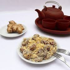 Ô mai mơ gừng ngậm ho chua mặt ngọt siêu ngon 500gram | BigBuy360 - bigbuy360.vn