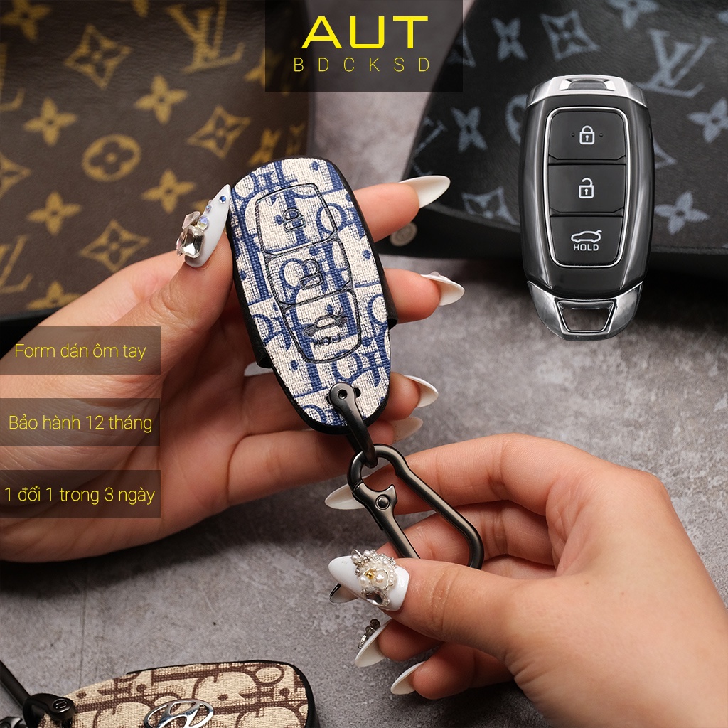 Bao da bảo vệ chìa khoá xe Hyundai Kona Santafe Accent 3 nút bấm Dior handmade HC3 CD