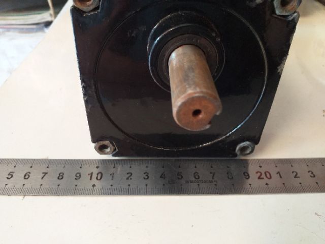 Motor giảm tốc 24vdc 100w 15 vòng/phút