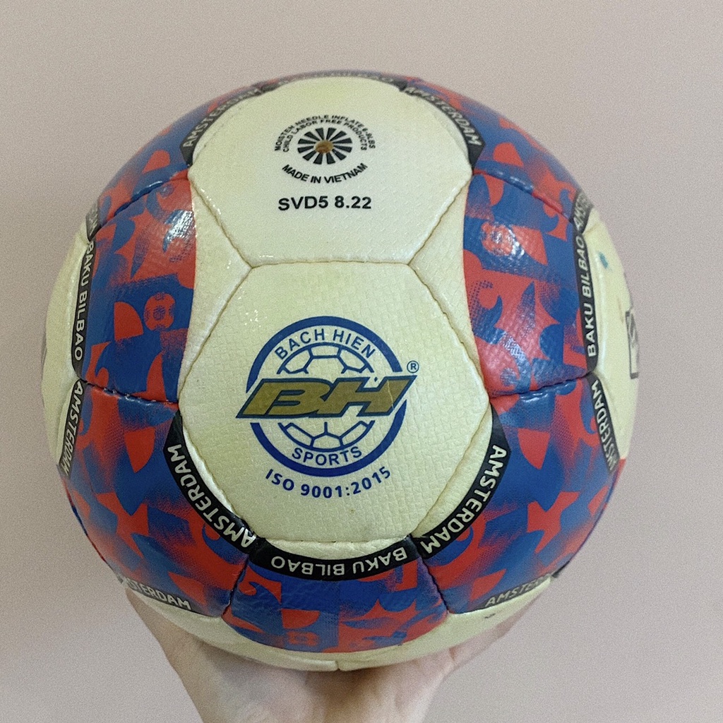 Quả bóng đá Động Lực chính hãng số 4 5 UCV 3.05 phù hợp mọi mặt sân tặng kèm fkim bơm bóng