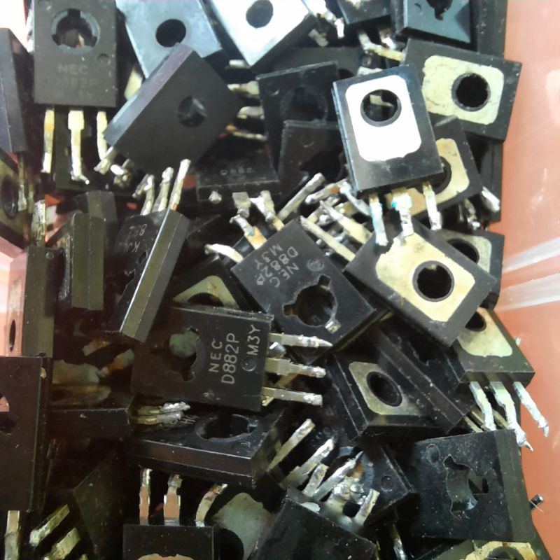 transistor D882 TO-126 30V 3A NPN ( mới và tháo máy)