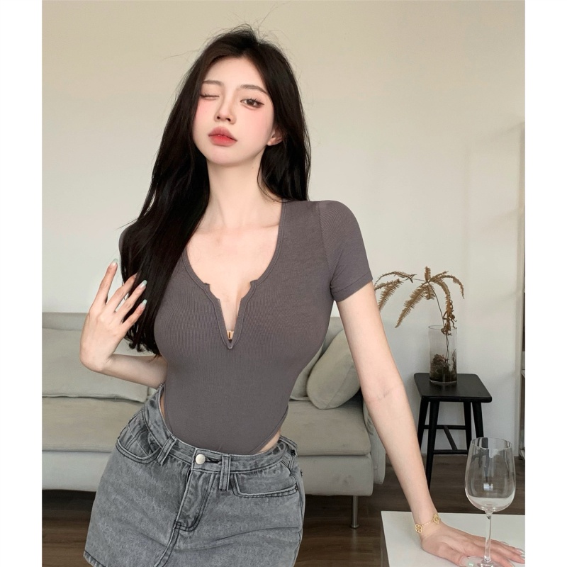 Jumpsuit Tay Ngắn Cổ Chữ v Màu Sắc Thanh Lịch