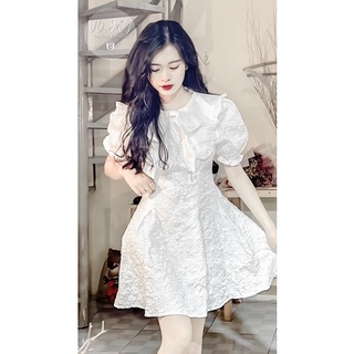 Đầm xoè trắng xoè cổ petter