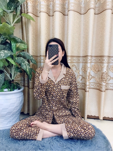 Bộ lụa hoạ tiết VNXK áo dài - quần dài 45-55kg | BigBuy360 - bigbuy360.vn